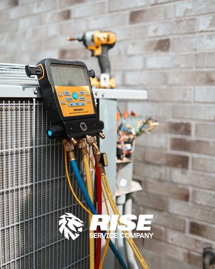 Digital gauges connected to an outdoor unit
